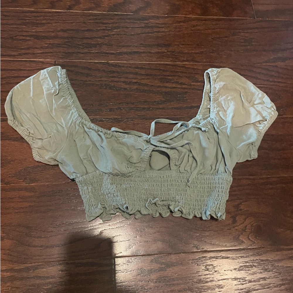 Pacsun short sleeve crop top, size small